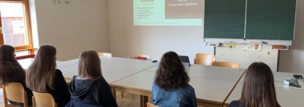 Girls-Day bei der Feuerwehr Ansbach