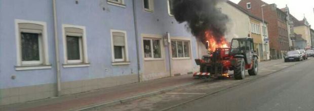 Brennender Stapler auf der Eyber Straße